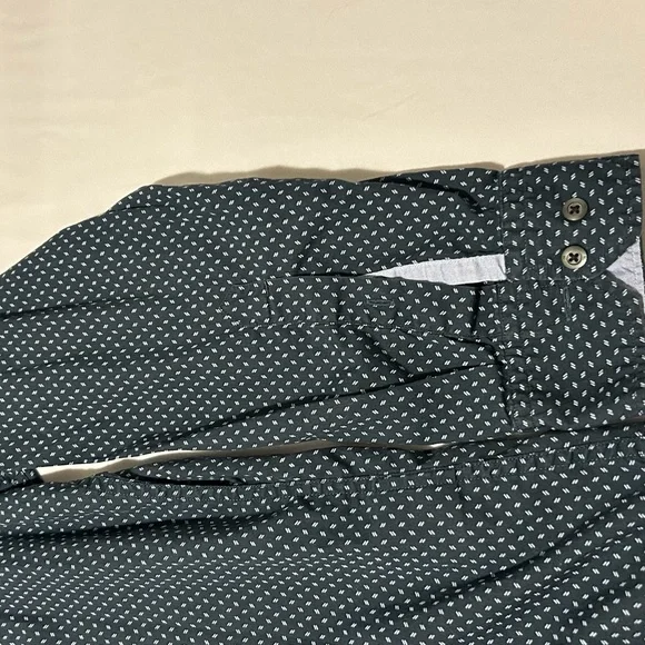 Banana Republic Men’s Button Down Black Mini Geo Pattern - Picture 3 of 4
